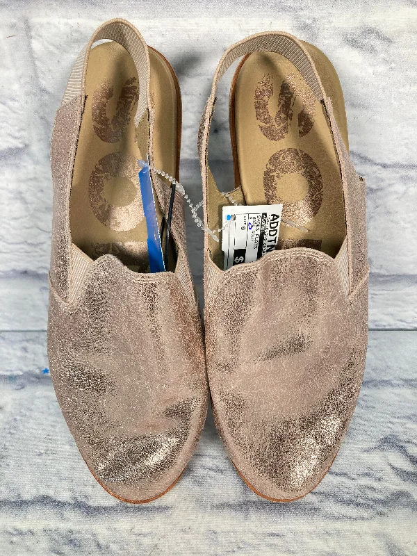 Flats shoes with modern color palettes for fashion-forward looks -Shoes Flats By Sorel In Rose Gold, Size: 9