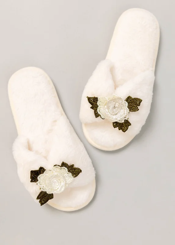 slippers with plush lining for warmth-Women's Fiona Slipper in Cream