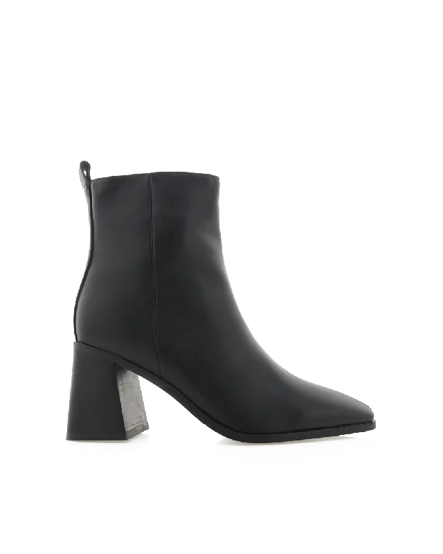 boots for protection in extreme winter conditions-SVEA - BLACK