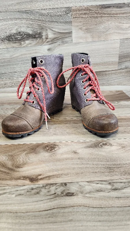 Comfortable flats for travel days -Boots Ankle Flats By Sorel In Brown, Size: 8