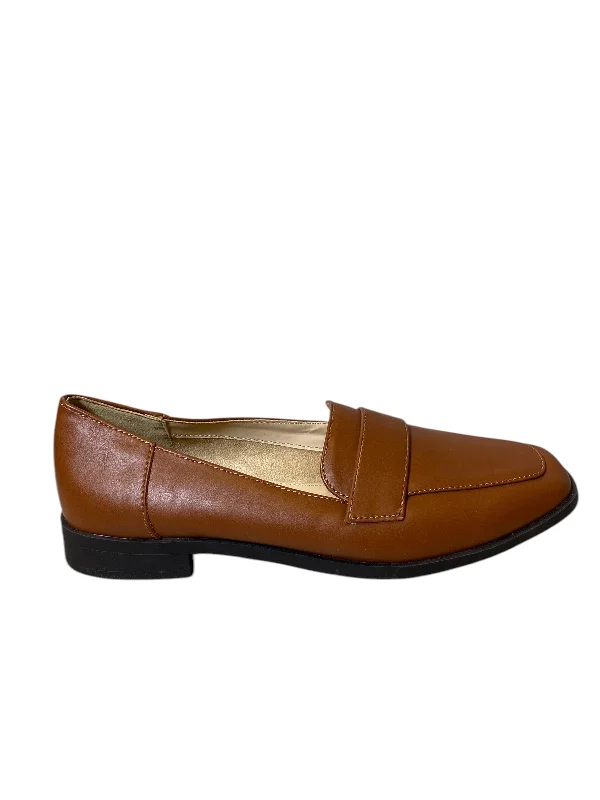 Comfortable flats for walking long distances -Shoes Flats By Liz Claiborne In Brown, Size: 7