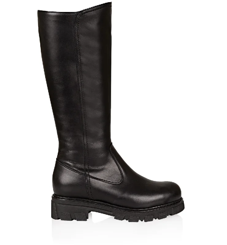 boots with extra room for comfortable wear in winter-AXEL SHEARLING-LINED LEATHER BOOT