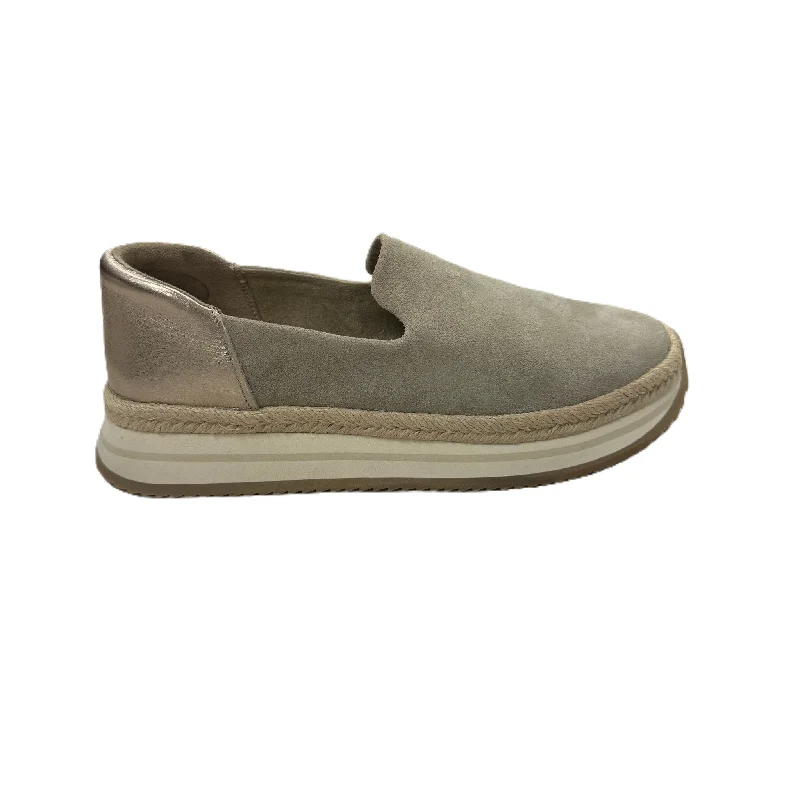 Flats shoes for walking tours and travel -Shoes Flats By Toms In Tan, Size: 7.5