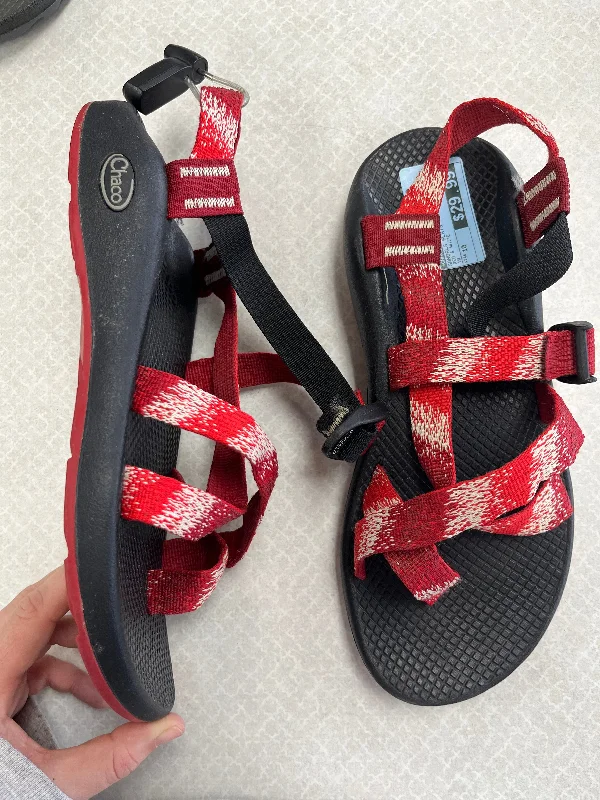 Comfortable flat shoes for elderly -Sandals Flats By Chacos In Red & White, Size: 10