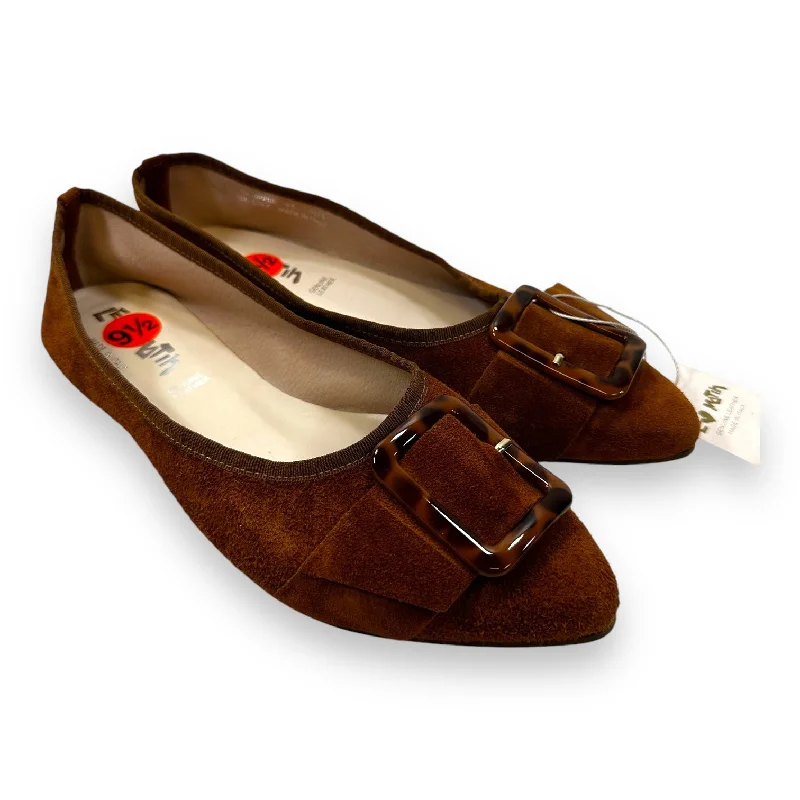 Flats shoes for women with a secure fit for all-day comfort -Shoes Flats By Clothes Mentor, Size: 9.5