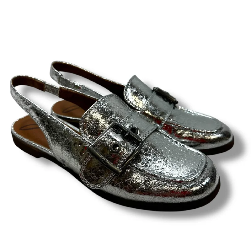 Trendy flats shoes with bold patterns and colors -Shoes Flats By Clothes Mentor In Silver, Size: 7