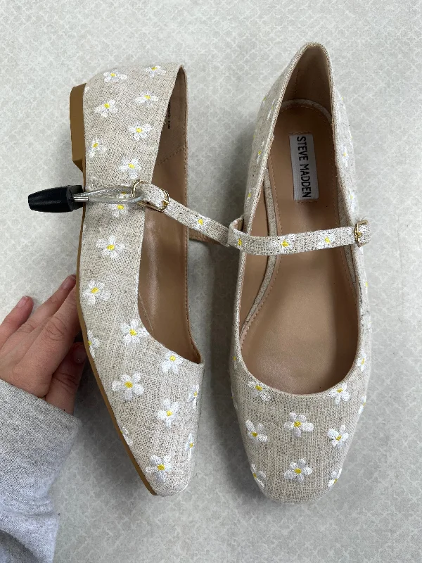 Flats shoes with stylish embellishments for evening attire -Shoes Flats By Steve Madden In Floral Print, Size: 9.5