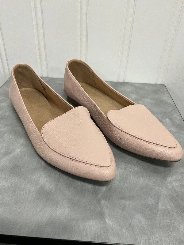 Comfortable flats shoes for evening outings -Shoes Flats By Old Navy In Pink, Size: 11