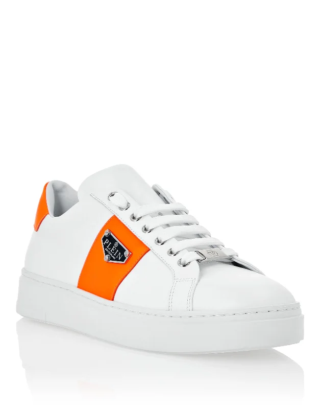 white/orangefluo