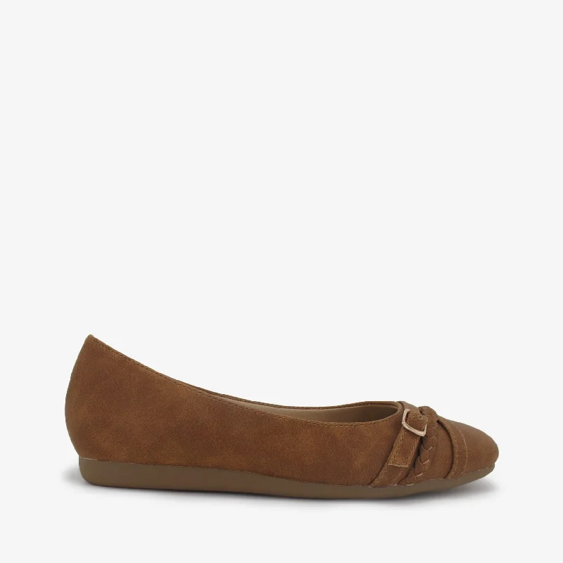 Flats shoes with chic and minimalist designs -DELIVER TAN